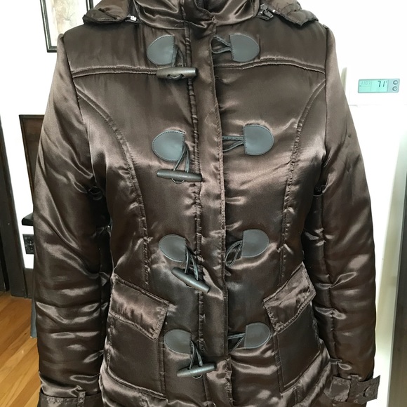 Beautiful brown coat in excellent condition. - Picture 2 of 8